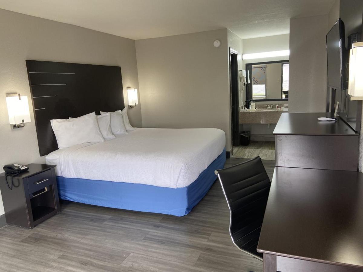Days Inn By Wyndham Moss Point Pascagoula Екстериор снимка