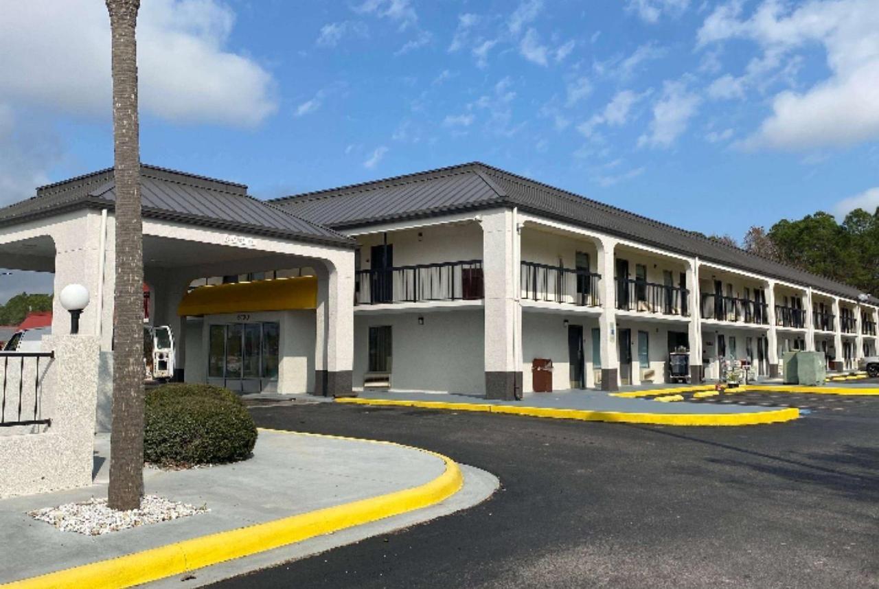 Days Inn By Wyndham Moss Point Pascagoula Екстериор снимка